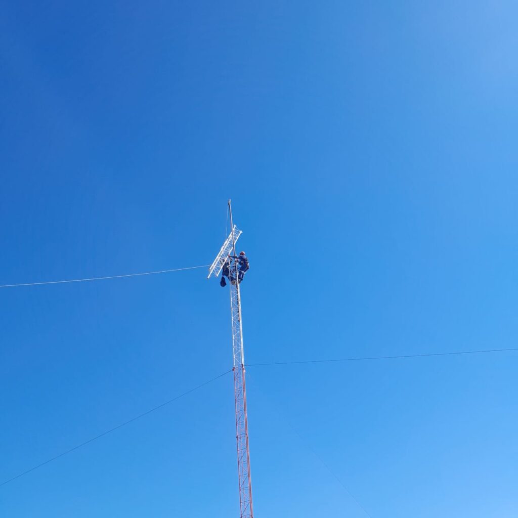 Mast Install in Progress
